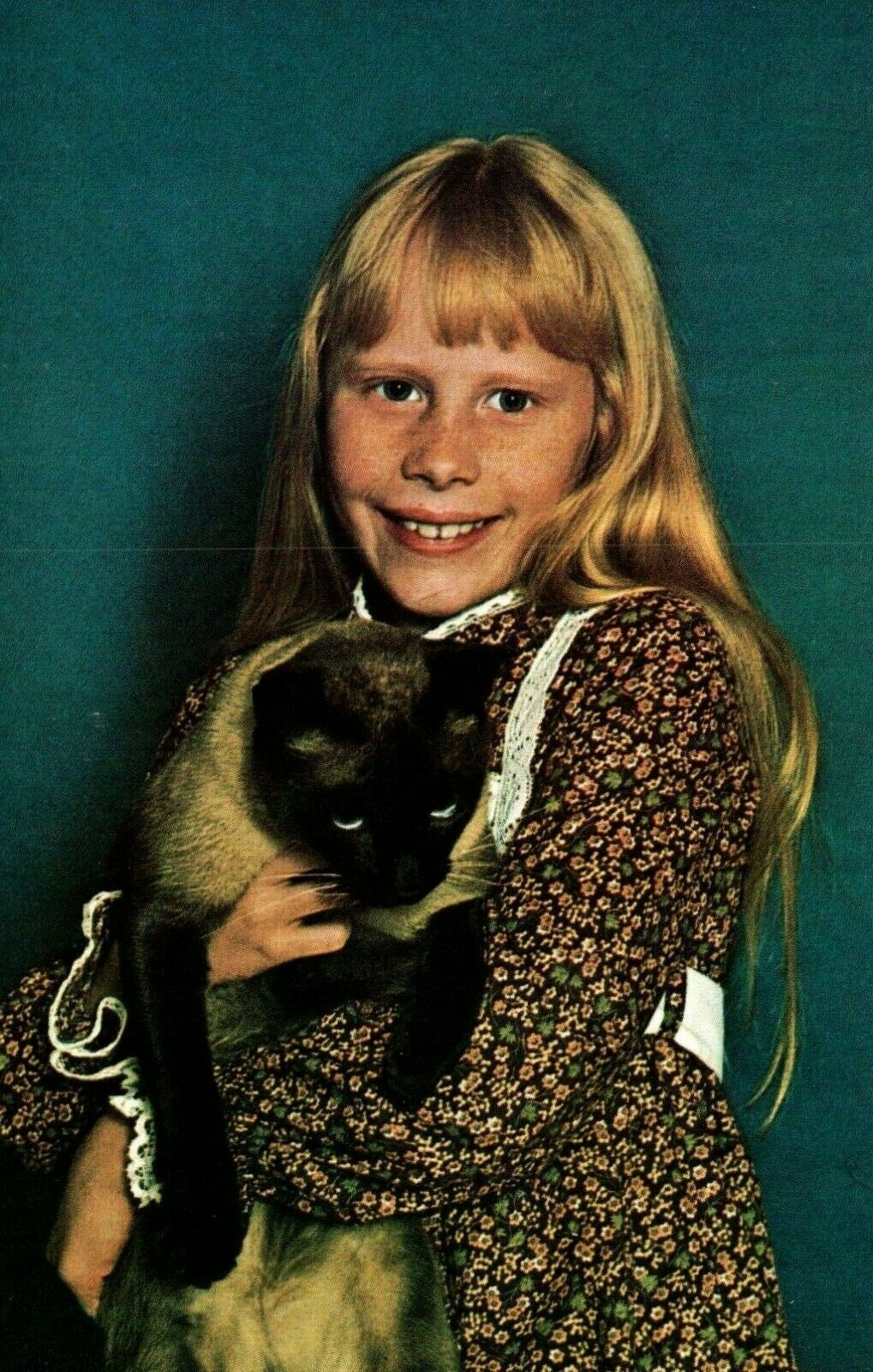 Amy Carter & Siamese Cat Daughter Of Jimmy & Rosalynn Carter Postcard