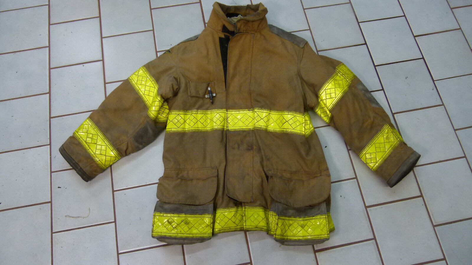 Janesville/lion Apparel Firefighters Jacket Turnout Bunker Gear Fireman Sz 4232r